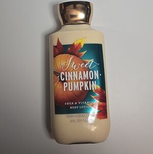 Bath & Body Works Sweet Cinnamon Pumpkin Lotion - 8oz